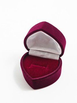 Коробочка сердце бархатная для украшений бордовое с крыльями Серце з крилами фіолетове фото